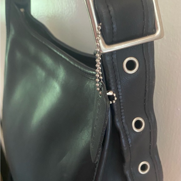 Coach 9966 Black Legacy Zip
Made in Costa Rica! - Picture 3 of 6